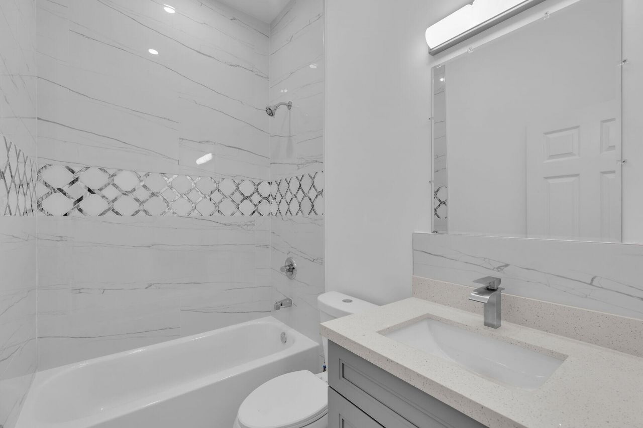 14 Tarpon Avenue, Key Largo, FL 33037 Photo