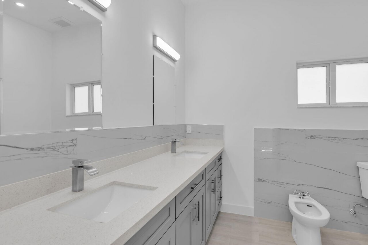 14 Tarpon Avenue, Key Largo, FL 33037 Photo