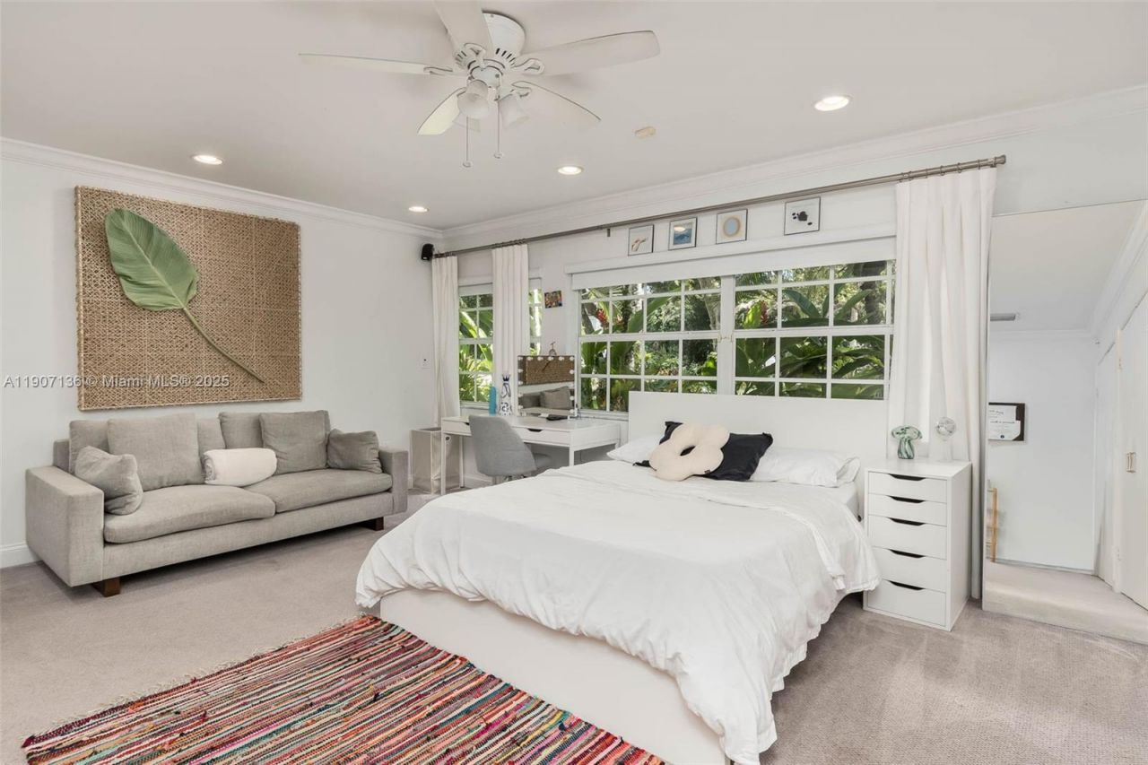 9240 SW 69th Ct, Pinecrest, FL 33156 Photo