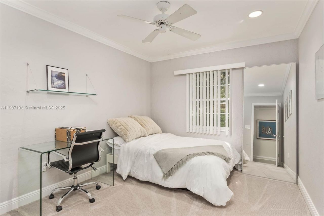 9240 SW 69th Ct, Pinecrest, FL 33156 Photo