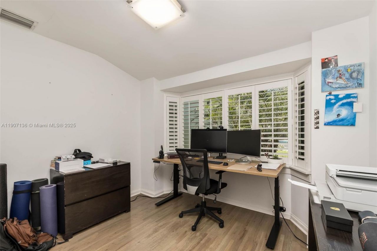 9240 SW 69th Ct, Pinecrest, FL 33156 Photo