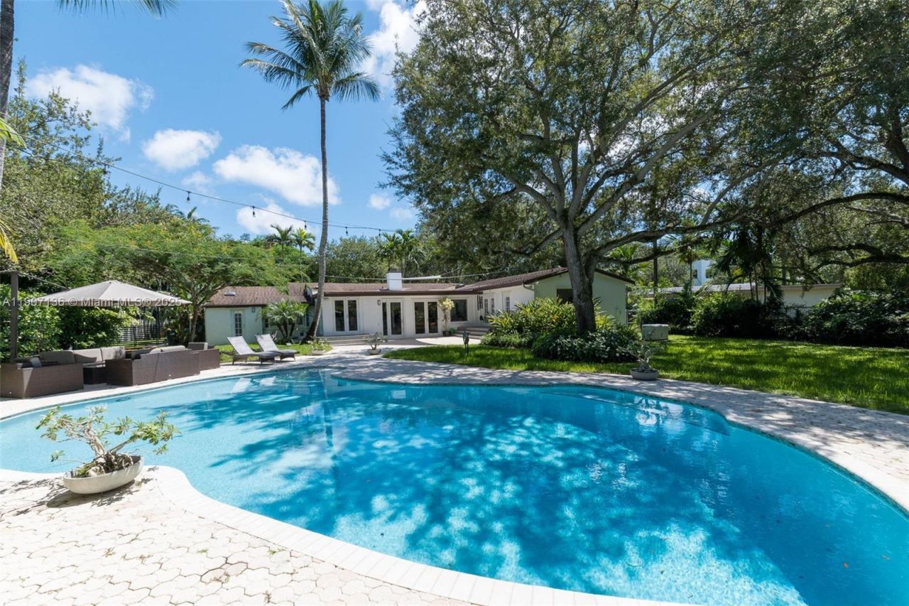 9240 SW 69th Ct, Pinecrest, FL 33156 Photo