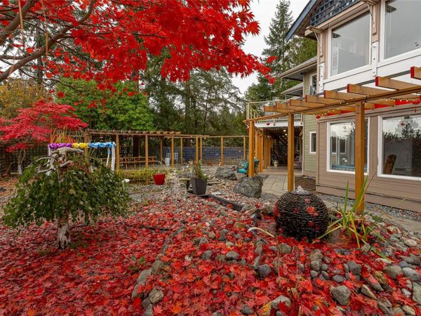 2375 Glenellen Pl, Nanoose Bay, BC V9P 9G3