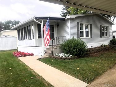 605 Cedar Court, Jonesville, MI 49250