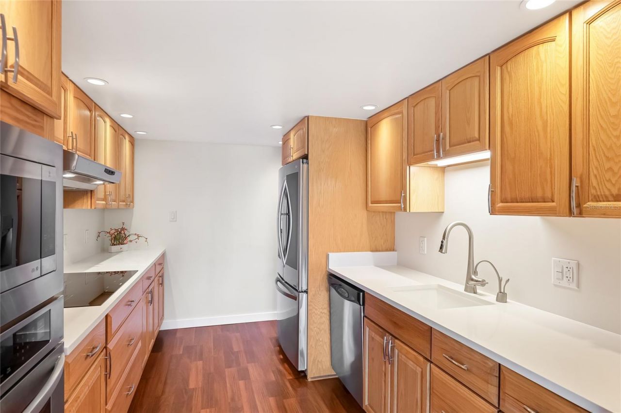 435 S Gulfstream Avenue, Unit 1004, Sarasota, FL 34236 Photo