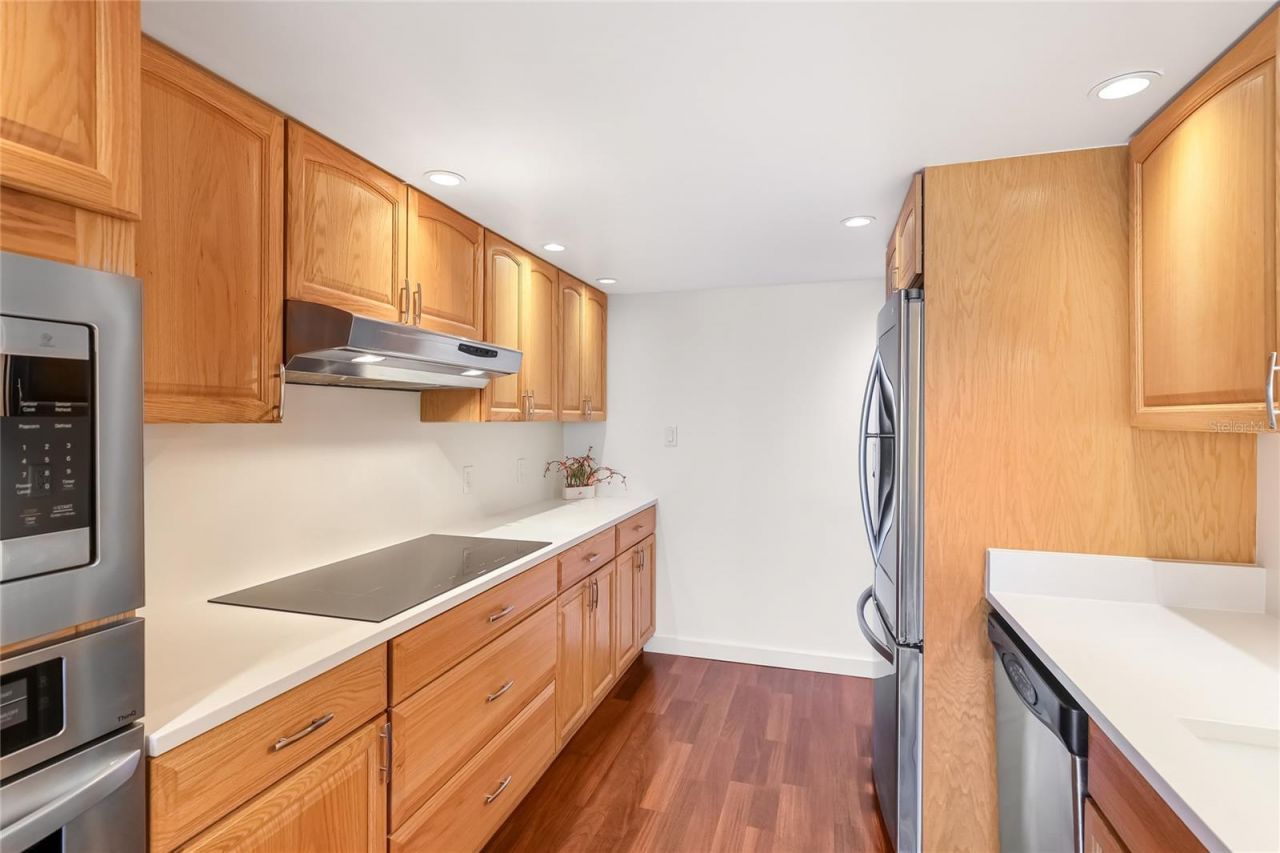 435 S Gulfstream Avenue, Unit 1004, Sarasota, FL 34236 Photo