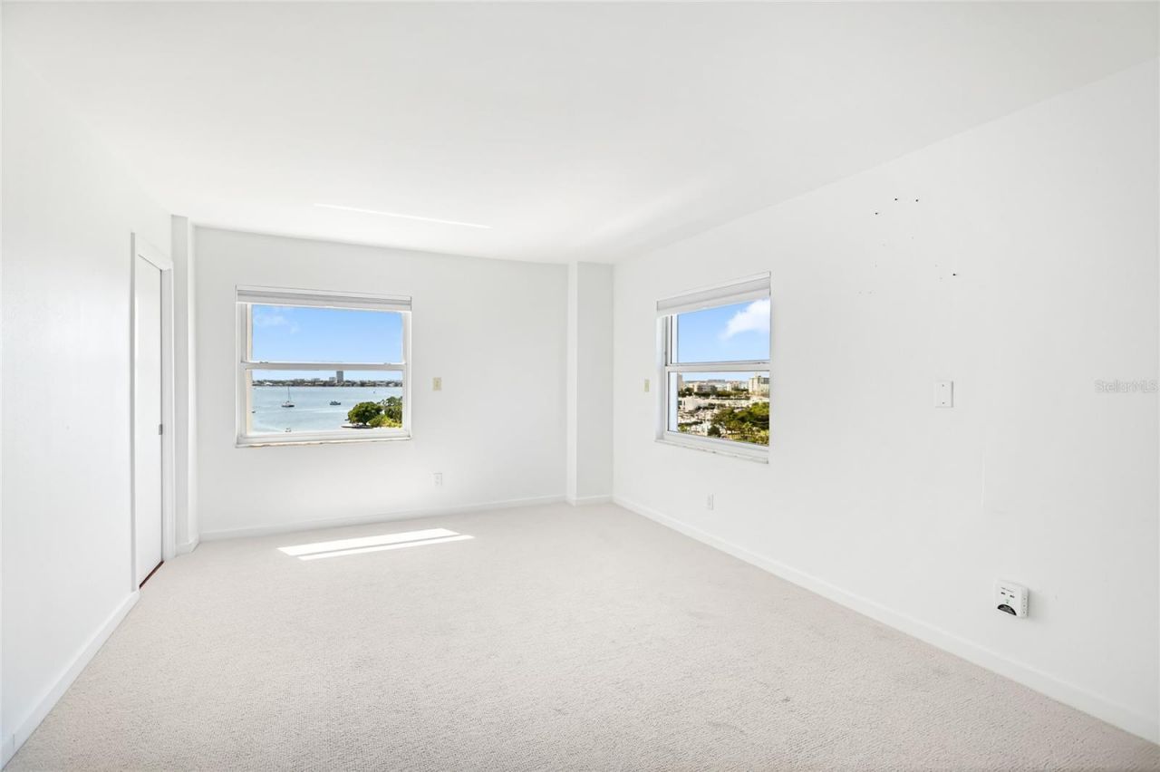 435 S Gulfstream Avenue, Unit 1004, Sarasota, FL 34236 Photo