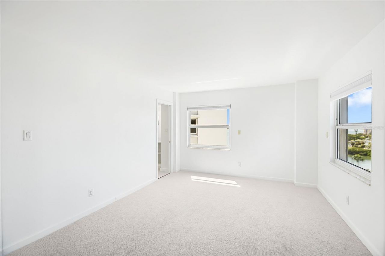 435 S Gulfstream Avenue, Unit 1004, Sarasota, FL 34236 Photo