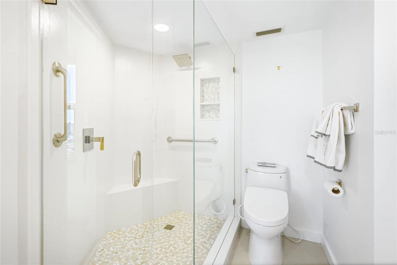 435 S Gulfstream Avenue, Unit 1004, Sarasota, FL 34236 Photo