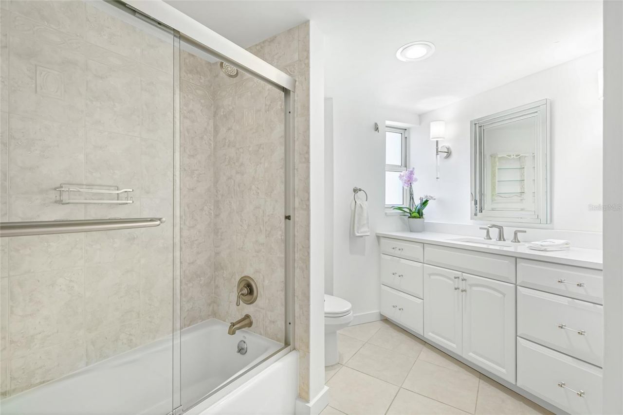 435 S Gulfstream Avenue, Unit 1004, Sarasota, FL 34236 Photo