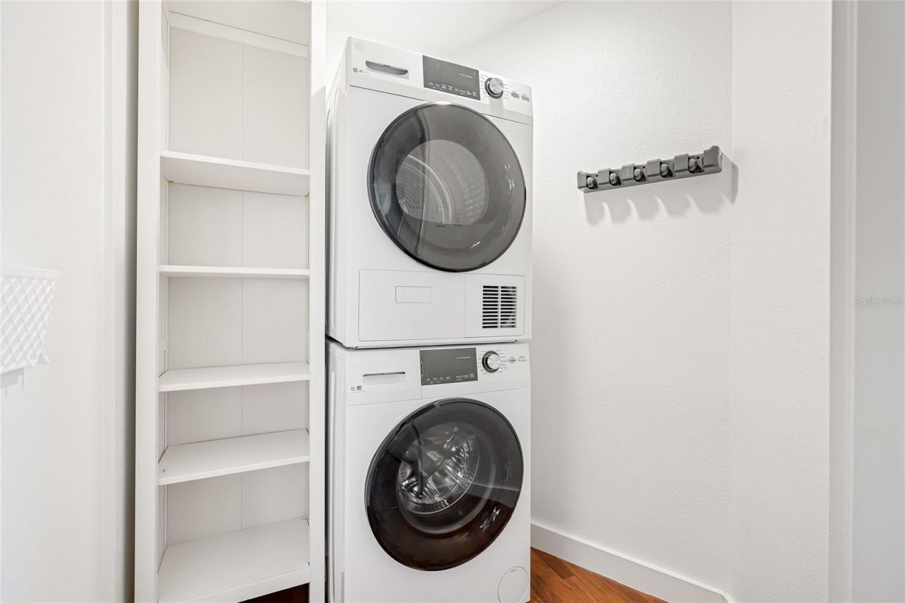 435 S Gulfstream Avenue, Unit 1004, Sarasota, FL 34236 Photo