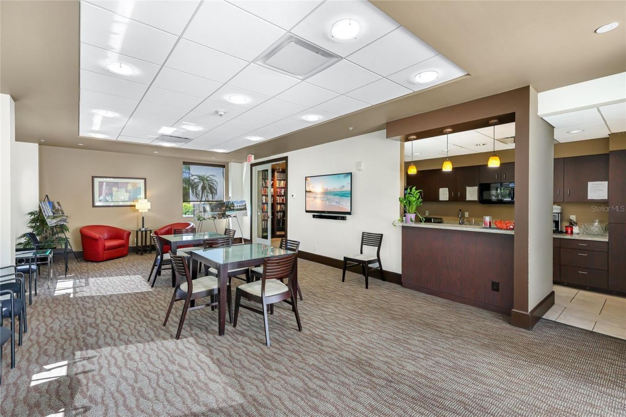 435 S Gulfstream Avenue, Unit 1004, Sarasota, FL 34236 Photo