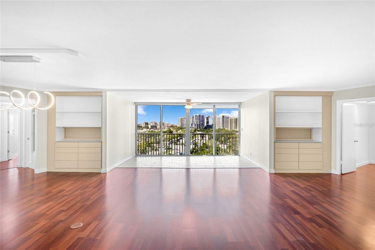 435 S Gulfstream Avenue, Unit 1004, Sarasota, FL 34236 Photo