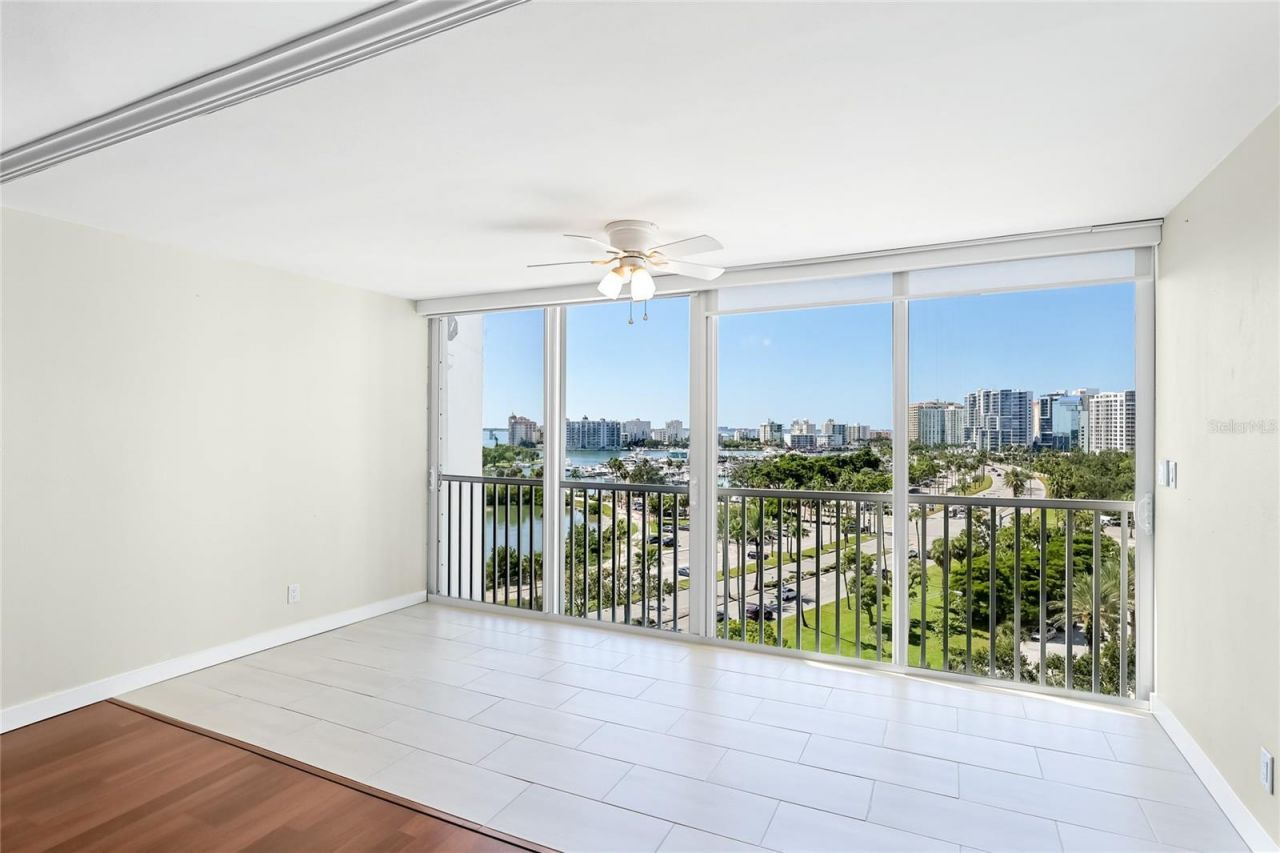 435 S Gulfstream Avenue, Unit 1004, Sarasota, FL 34236 Photo