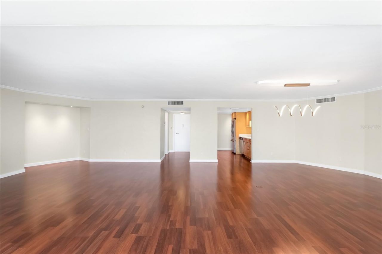 435 S Gulfstream Avenue, Unit 1004, Sarasota, FL 34236 Photo