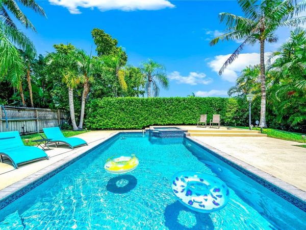 1241 S 13th Ave, Hollywood, FL 33019