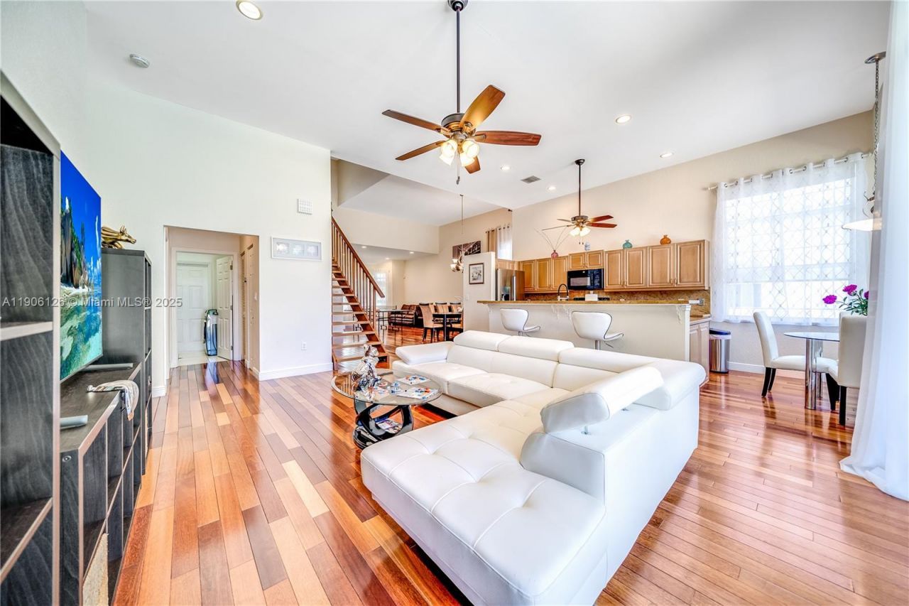 1241 S 13th Ave, Hollywood, FL 33019 Photo