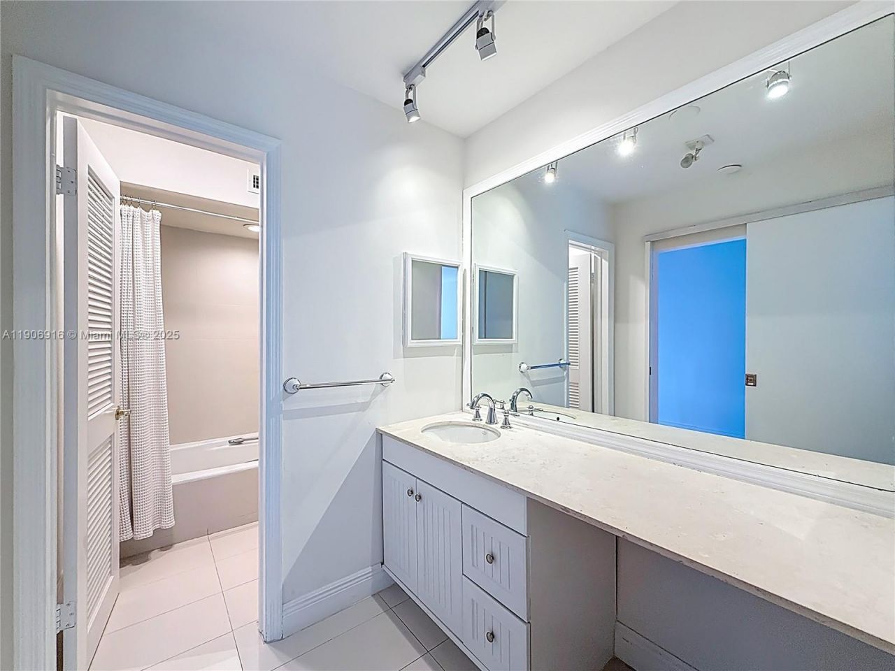 254 Sea View Dr, Unit 5, Key Biscayne, FL 33149 Photo