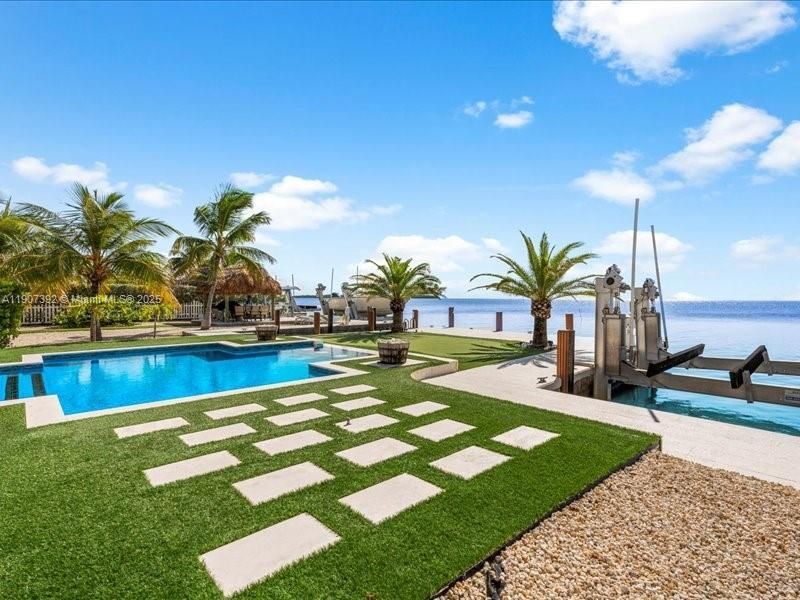 239 Tavernier Dr, Tavernier, FL 33070 Photo