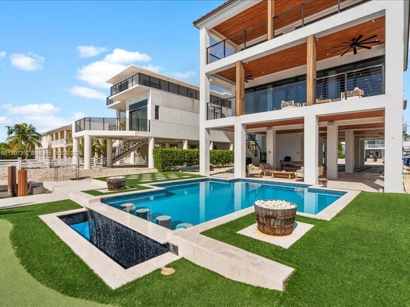 239 Tavernier Dr, Tavernier, FL 33070 Photo