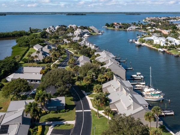 1005 Spyglass Lane, Unit 1005, Vero Beach, FL 32963