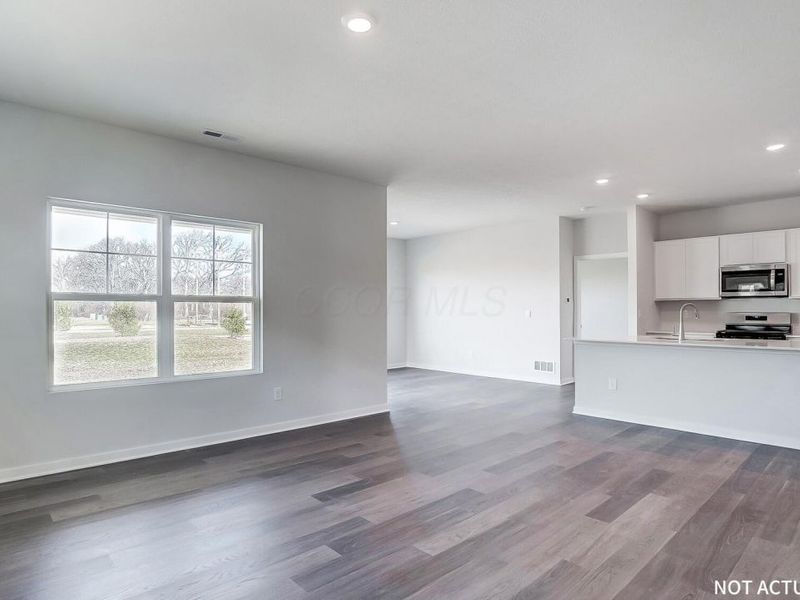 725 Maria Drive, Plain City, OH 43064 Photo 2