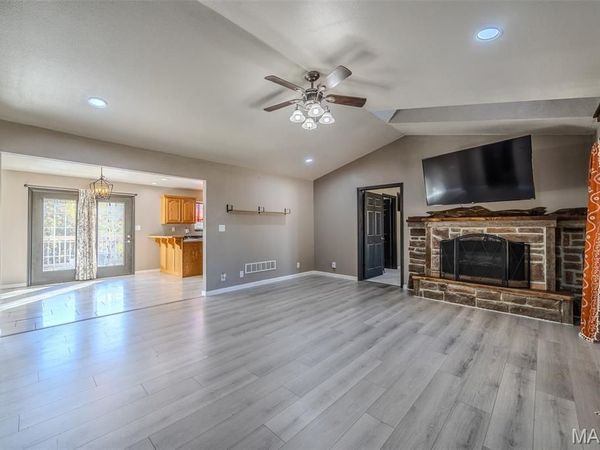 21504 Horizonway, St Robert, MO 65584