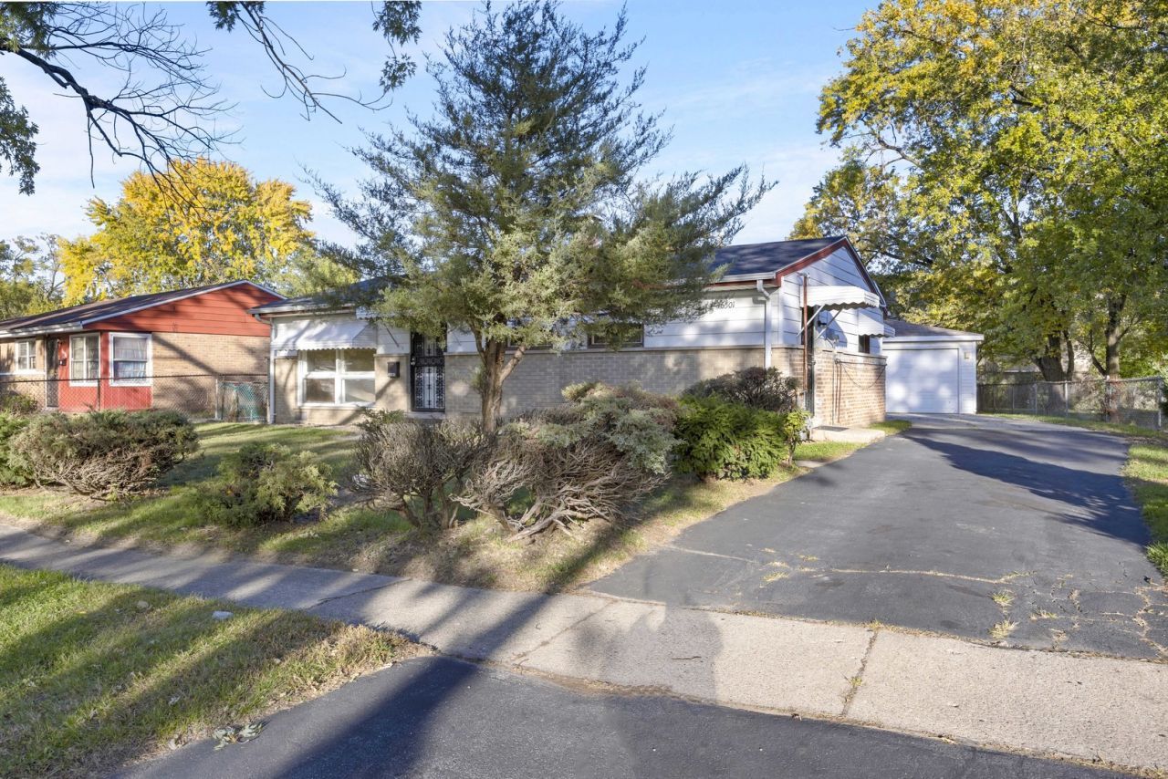 16501 Oxford Drive S, Markham, IL 60428 Main Photo