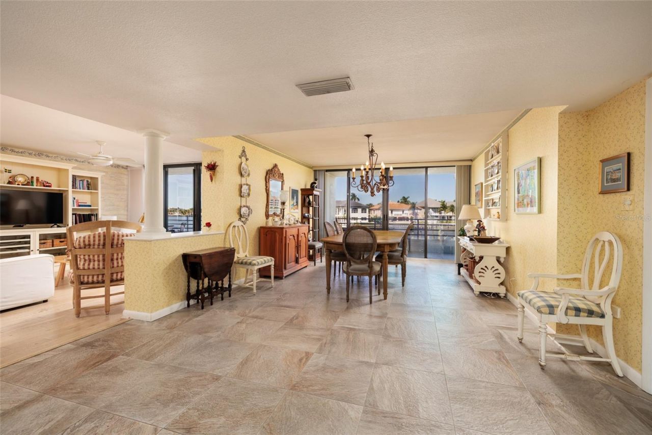 2795 Kipps Colony Drive S, Unit 101-102, Saint Petersburg, FL 33707 Photo