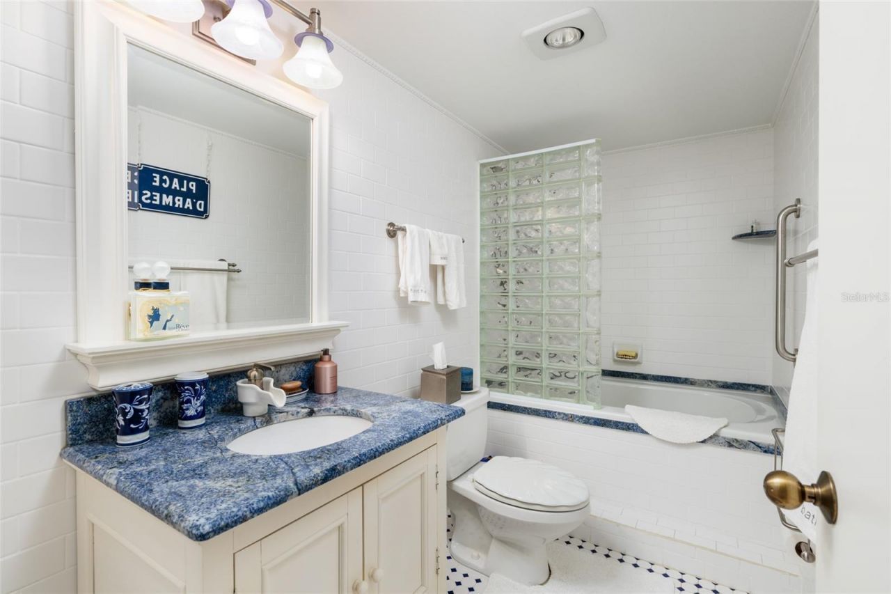 2795 Kipps Colony Drive S, Unit 101-102, Saint Petersburg, FL 33707 Photo