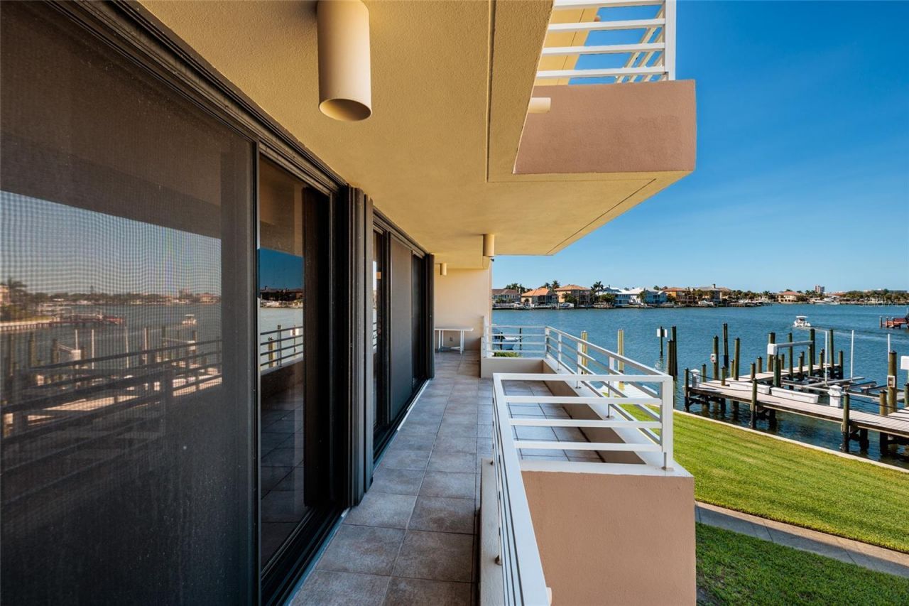 2795 Kipps Colony Drive S, Unit 101-102, Saint Petersburg, FL 33707 Photo