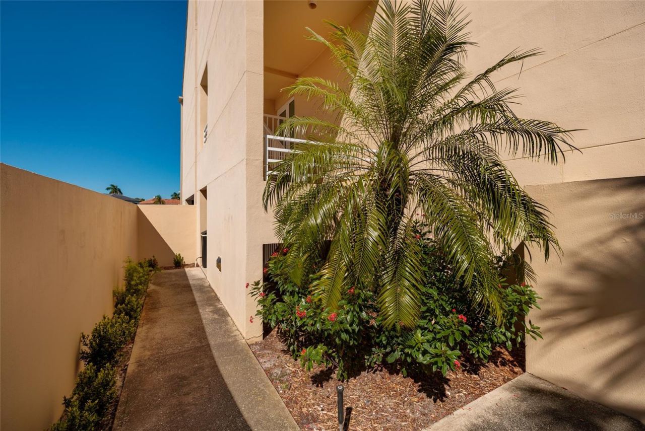 2795 Kipps Colony Drive S, Unit 101-102, Saint Petersburg, FL 33707 Photo