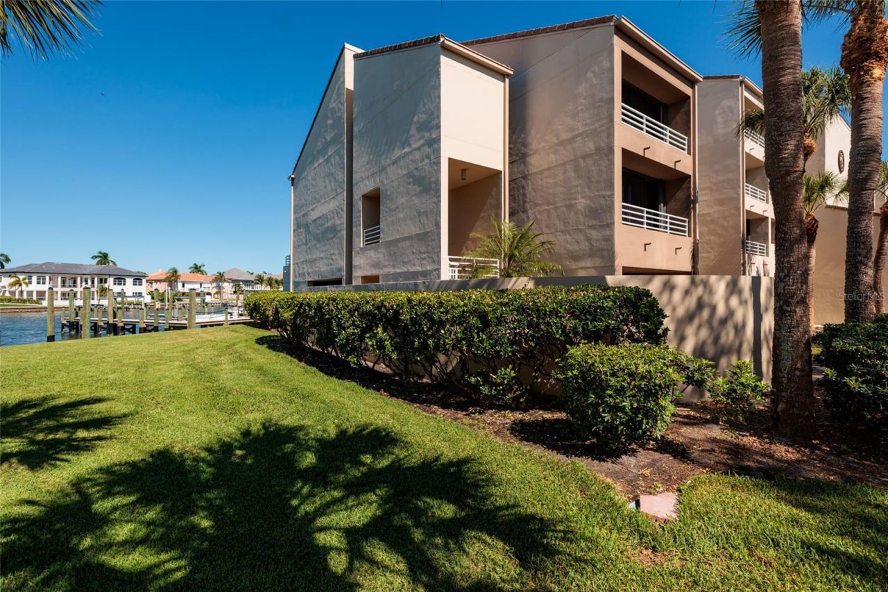 2795 Kipps Colony Drive S, Unit 101-102, Saint Petersburg, FL 33707 Photo