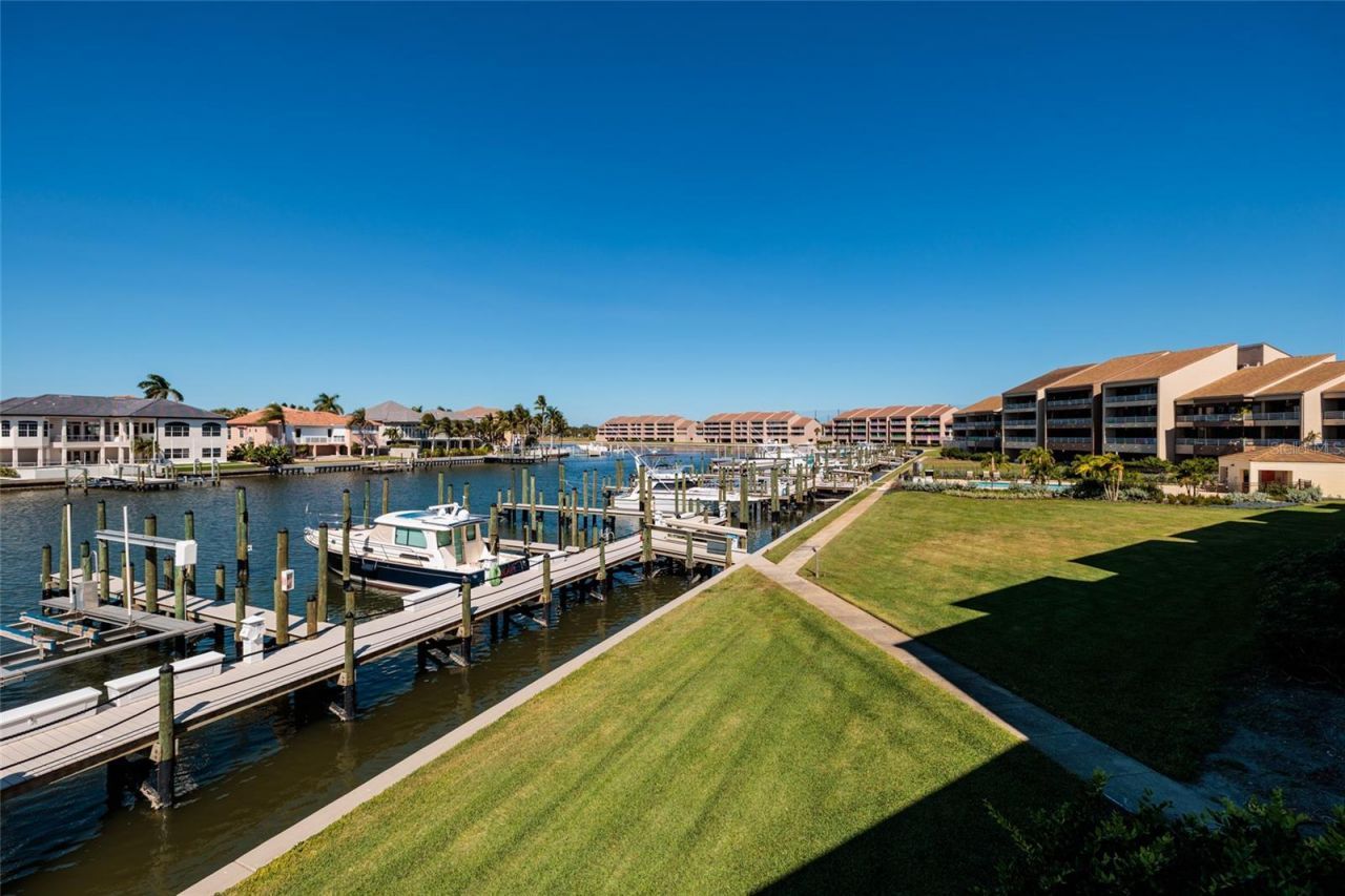 2795 Kipps Colony Drive S, Unit 101-102, Saint Petersburg, FL 33707 Photo