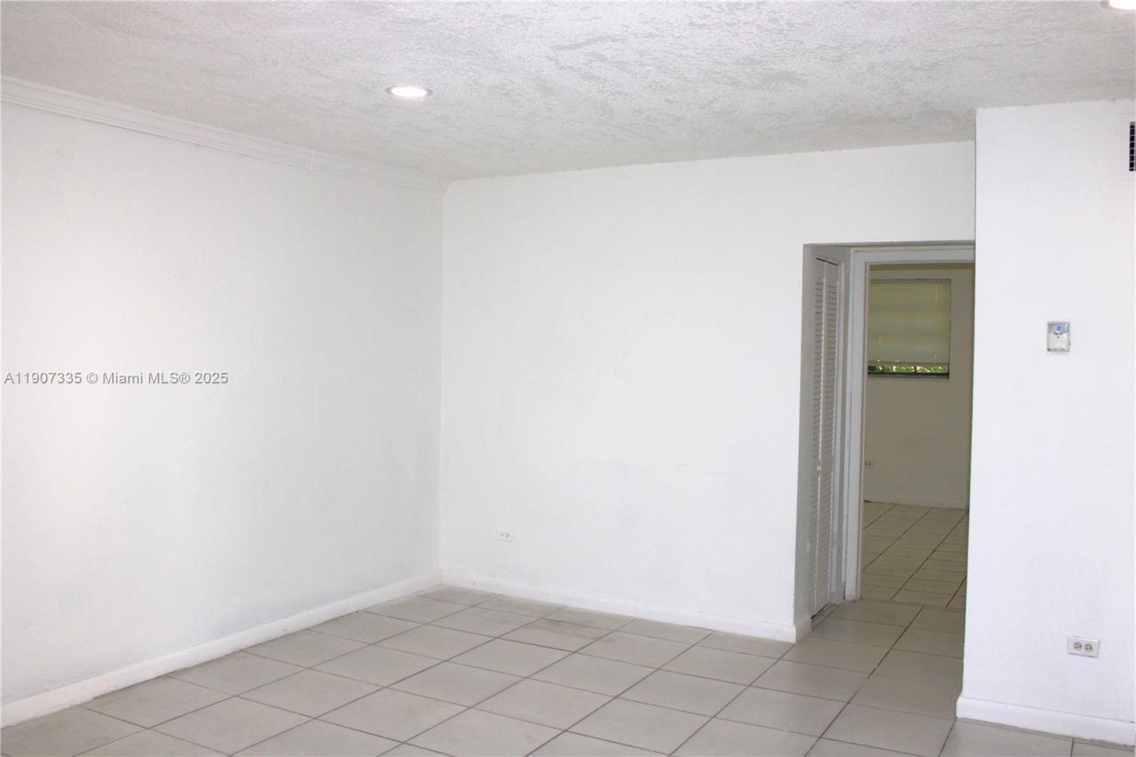 9760 SW 184th St, Unit 12D, Cutler Bay, FL 33157 Photo