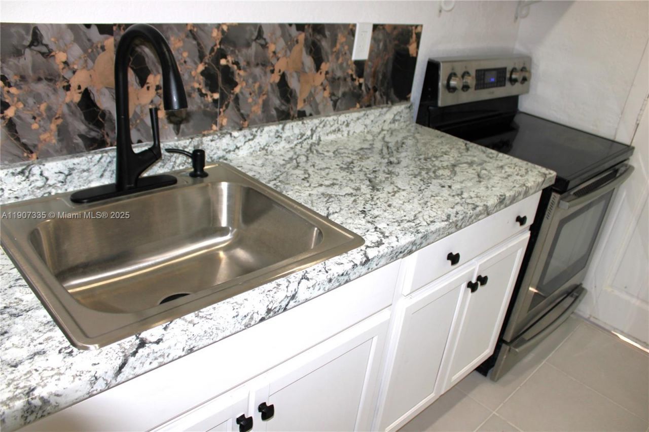 9760 SW 184th St, Unit 12D, Cutler Bay, FL 33157 Photo