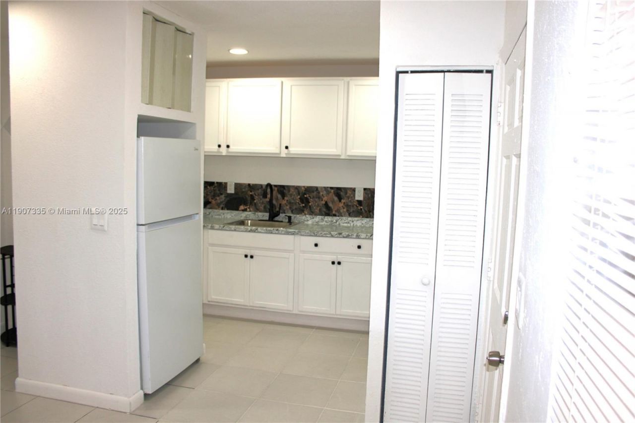 9760 SW 184th St, Unit 12D, Cutler Bay, FL 33157 Photo