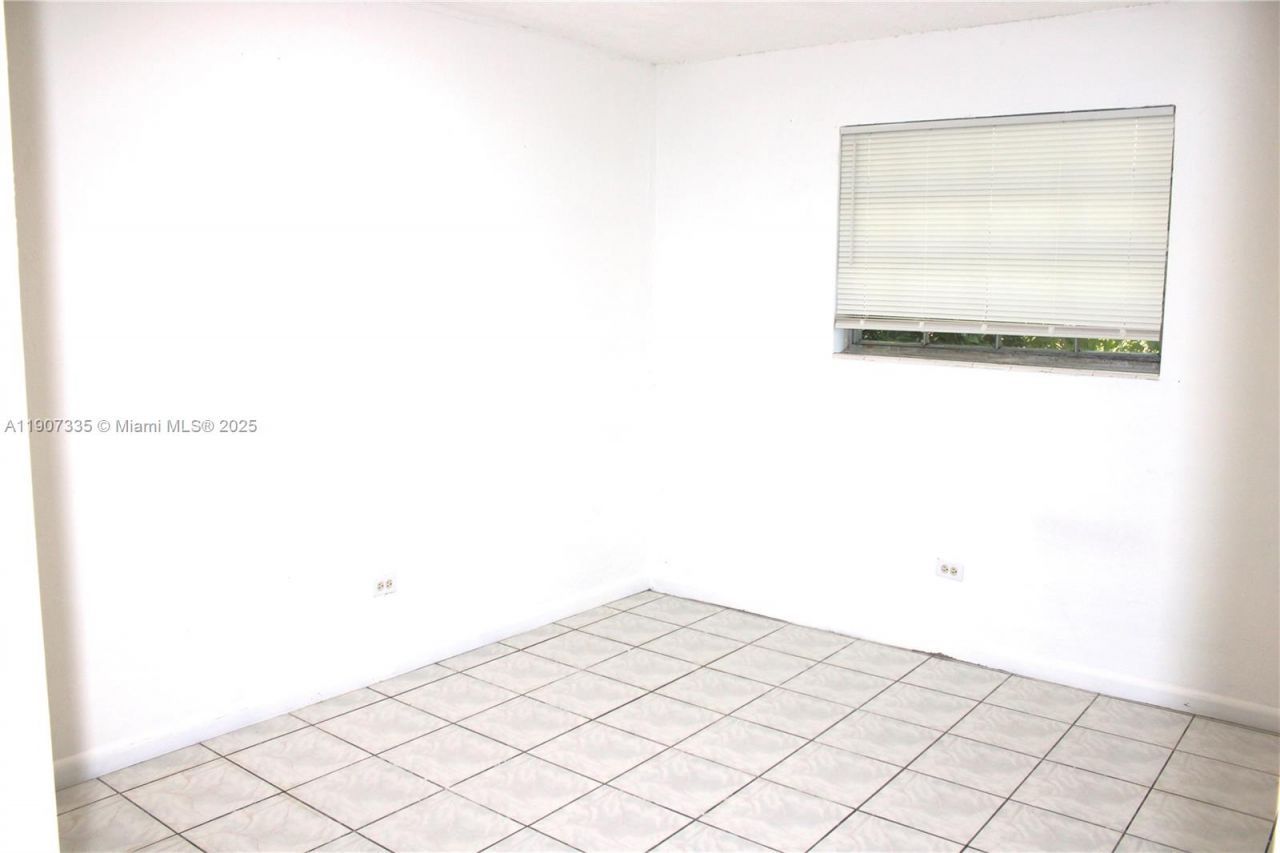 9760 SW 184th St, Unit 12D, Cutler Bay, FL 33157 Photo