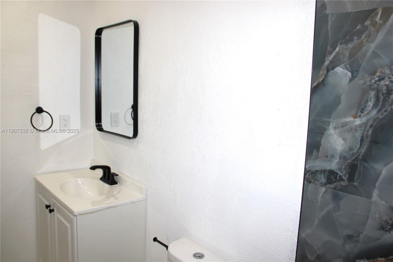 9760 SW 184th St, Unit 12D, Cutler Bay, FL 33157 Photo