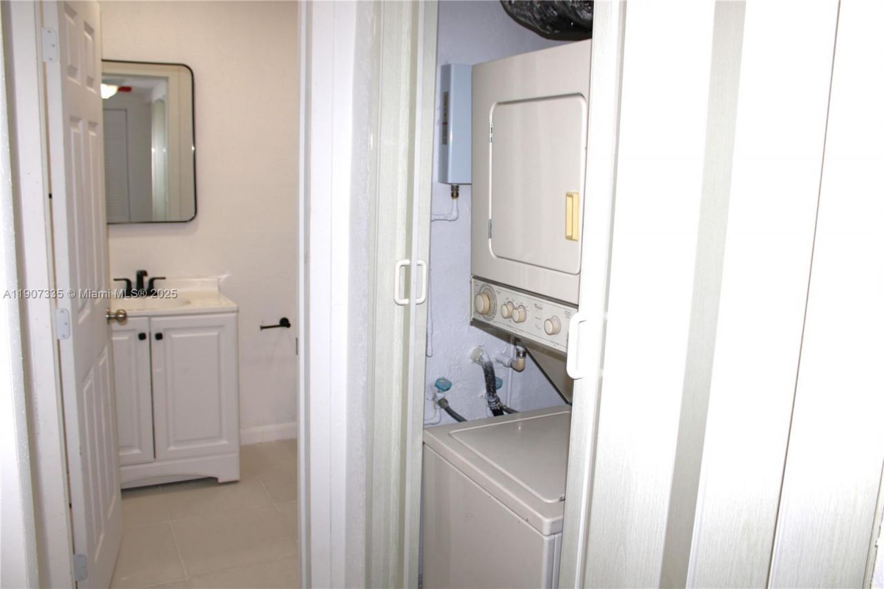 9760 SW 184th St, Unit 12D, Cutler Bay, FL 33157 Photo