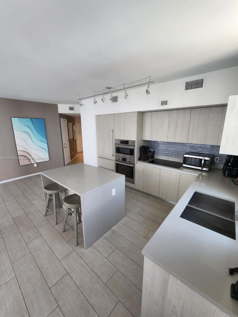 4010 S Ocean Dr, Unit R1709, Hollywood, FL 33019 Photo