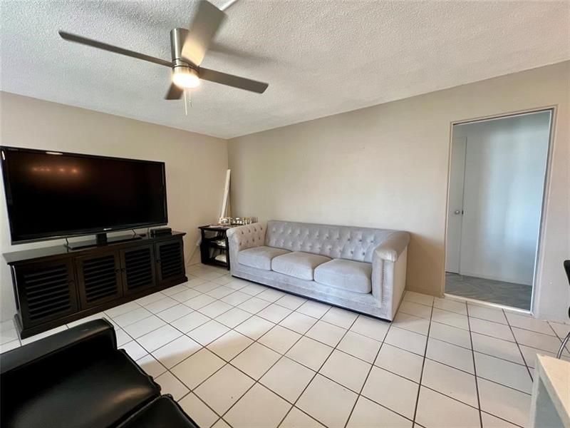 2840 NE 33rd Court, Unit 2, Fort Lauderdale, FL 33306 Photo