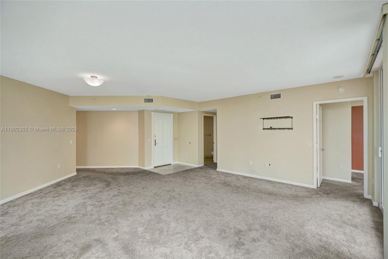 3370 Hidden Bay Dr, Unit 2114, Aventura, FL 33180 Photo