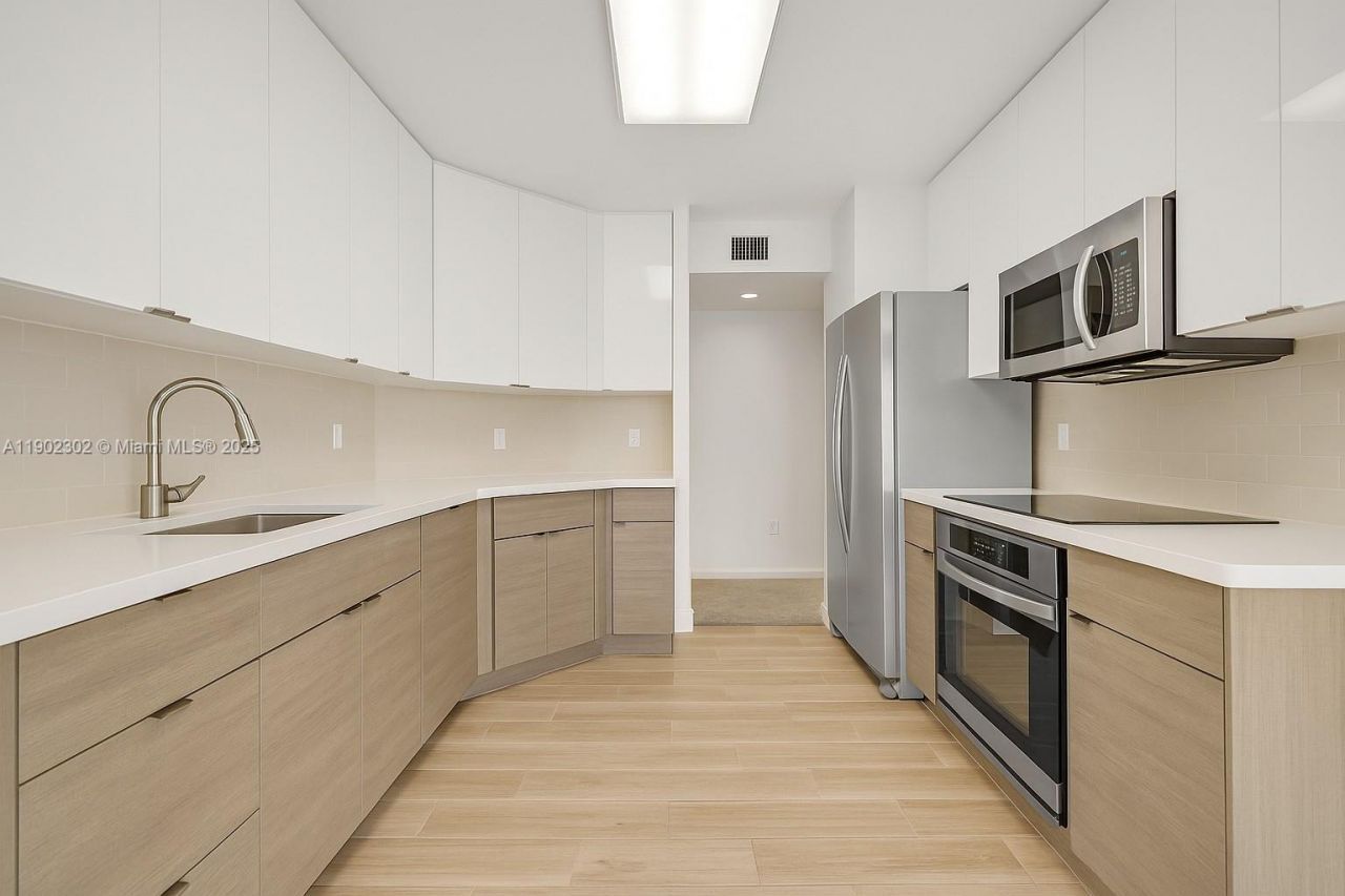 3370 Hidden Bay Dr, Unit 2114, Aventura, FL 33180 Photo