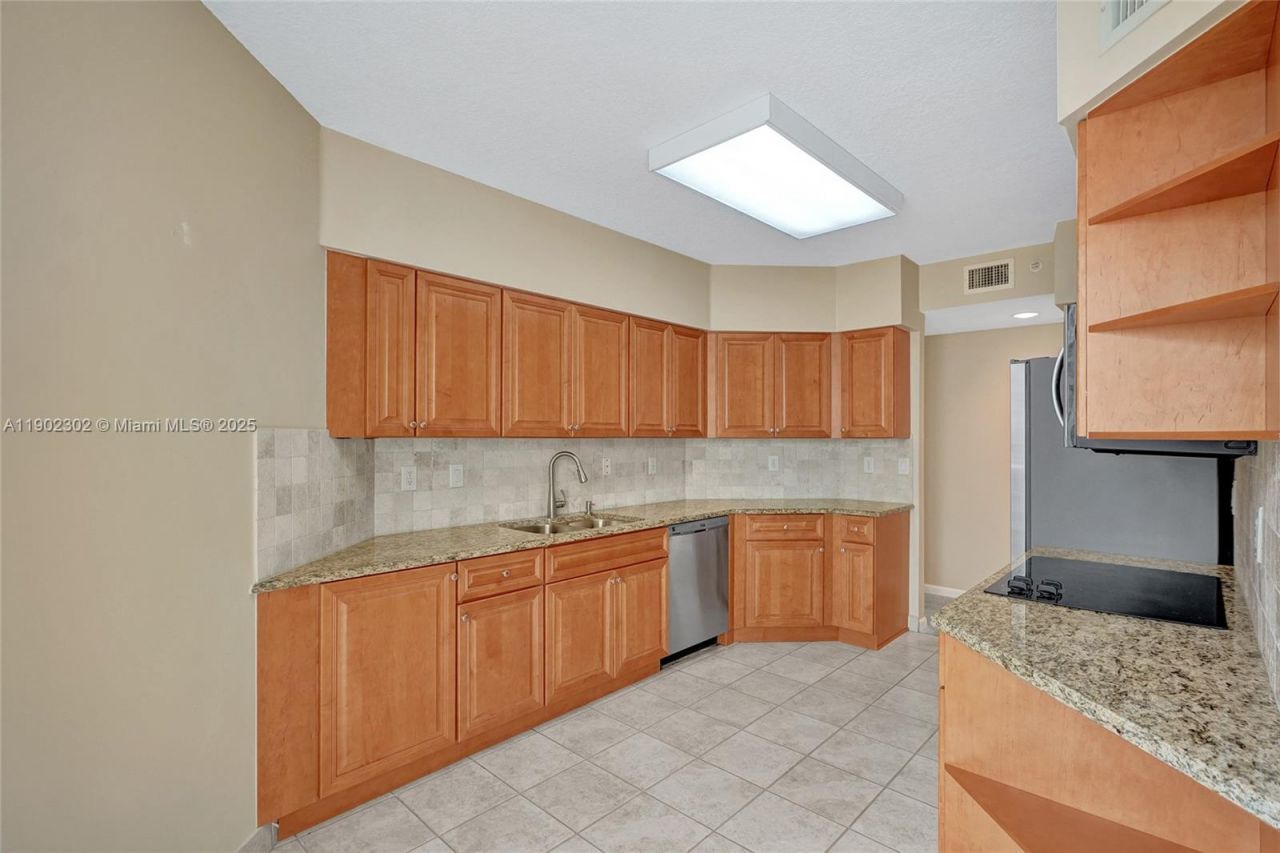 3370 Hidden Bay Dr, Unit 2114, Aventura, FL 33180 Photo