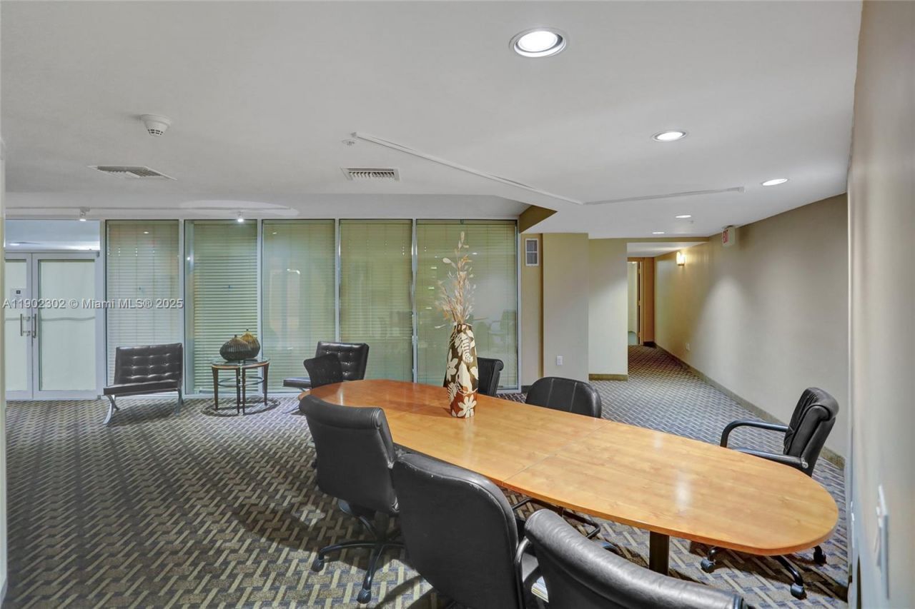 3370 Hidden Bay Dr, Unit 2114, Aventura, FL 33180 Photo