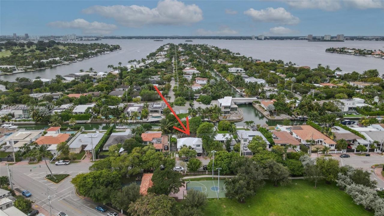 7830 Hawthorne Ave, Miami Beach, FL 33141 Photo