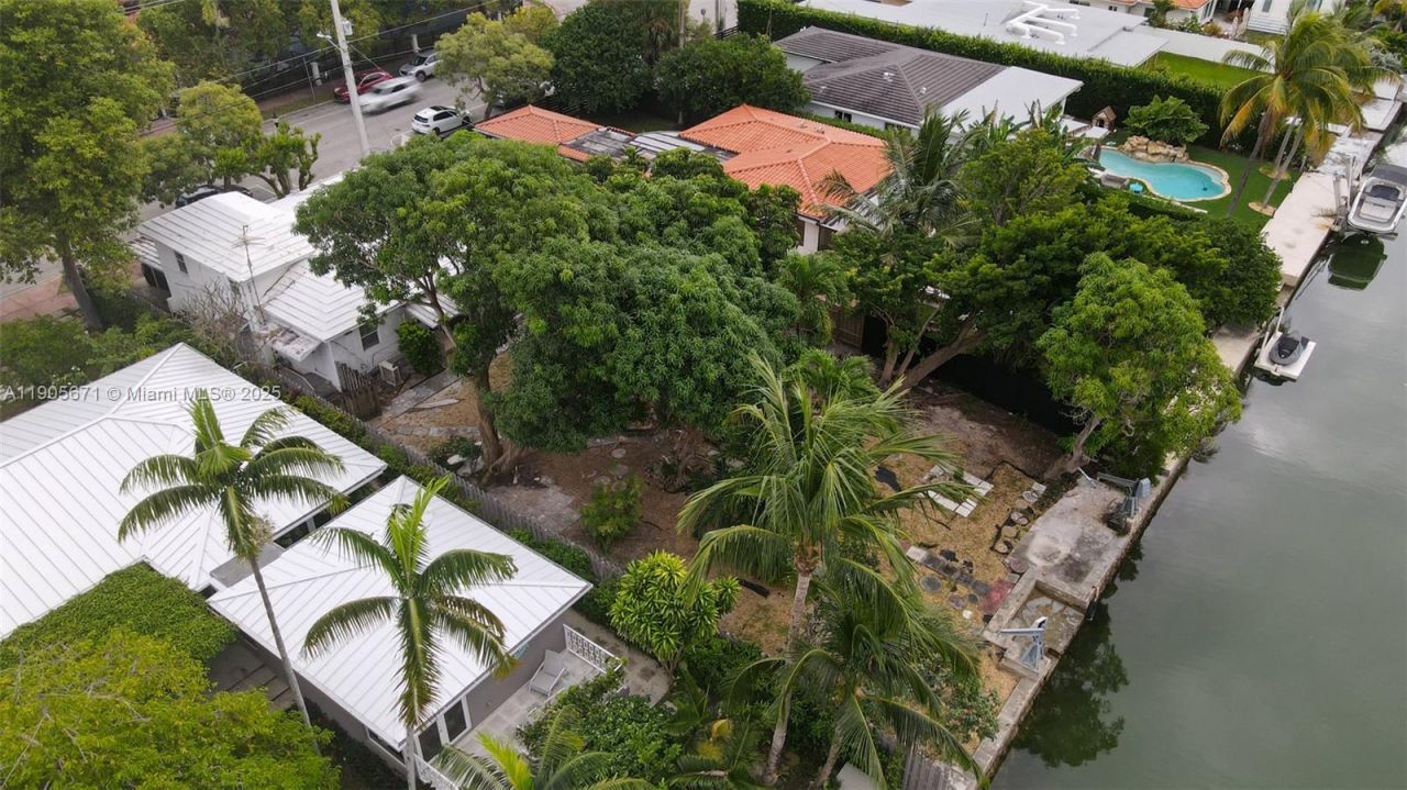 7830 Hawthorne Ave, Miami Beach, FL 33141 Photo