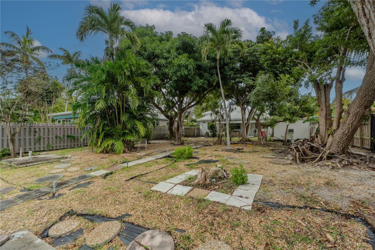 7830 Hawthorne Ave, Miami Beach, FL 33141 Photo