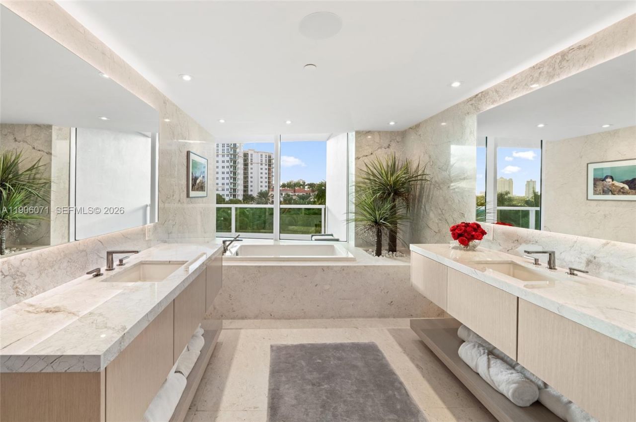 19955 NE 38th Ct, Unit 704, Aventura, FL 33180 Photo